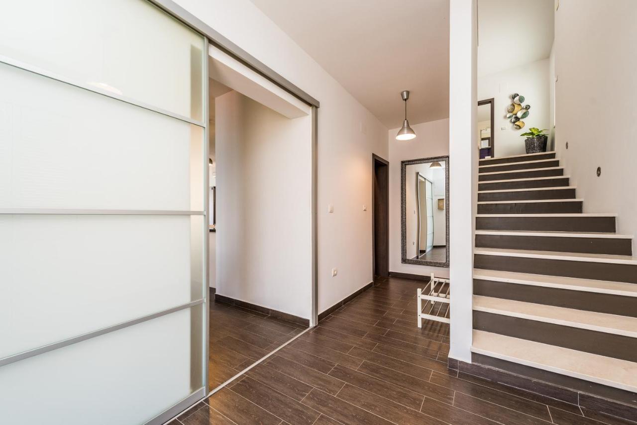 Anita Apartment